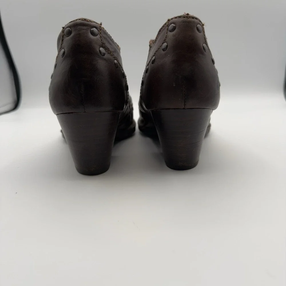 Womens‎ size 7 Born W61991 Brown Leather Western Casual Slip On Ankle Bootie